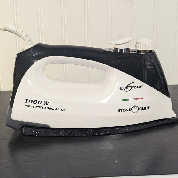 EUROSTEAM Stone Glide Model 6198 Steam Iron With Pressurized Generator1000W - Picture 2 of 11